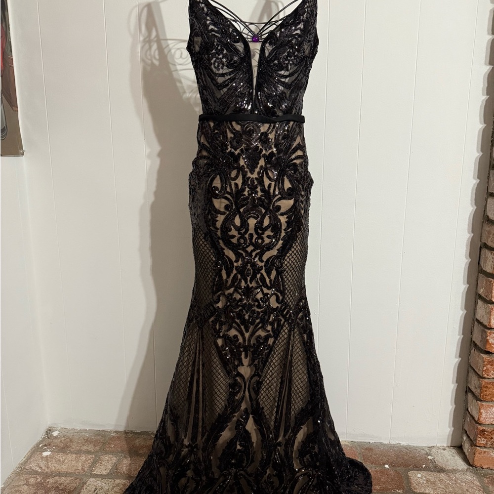 Black Lace Prom Gown